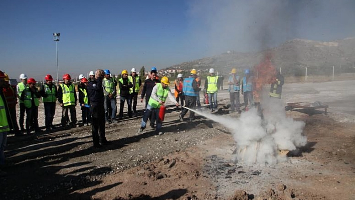 İTFAİYE MÜDÜRLÜĞÜ'NDEN BİLGİLENDİRME TATBİKATI 