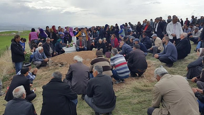 KOCASI TARAFINDAN ÖLDÜRÜLEN KADIN ÇEMİŞGEZEK'TE TOPRAĞA VERİLDİ