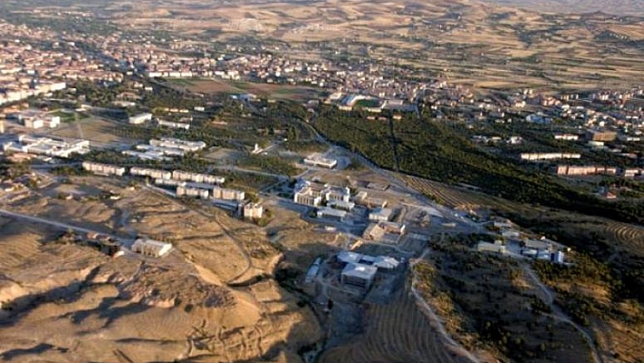 TERÖRİSTLER KARAKOÇAN JANDARMA KOMUTANLIĞINA ROKETLE SALDIRDI