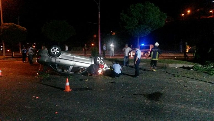 MALATYA-ELAZIĞ KARAYOLU'NDA KAZA: 2 YARALI