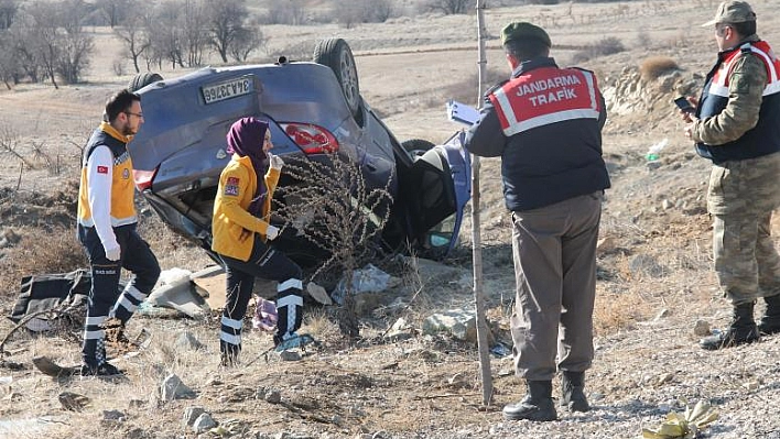 TRAFİK KAZASI: 1 ÖLÜ 2 YARALI 