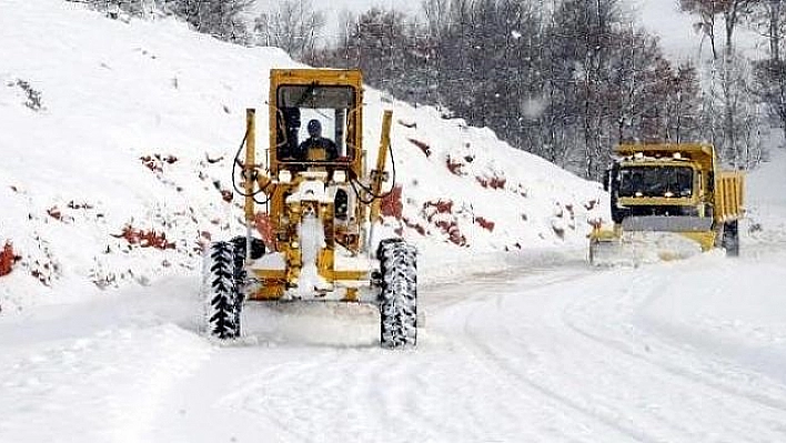 ELAZIĞ'DA 17 KÖY YOLU KAR NEDENİYLE KAPANDI