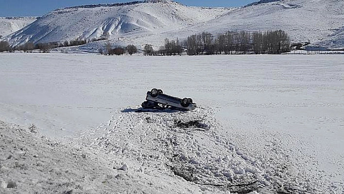 OTOMOBİL TAKLA ATTI: 1 ÖLÜ, 2 YARALI