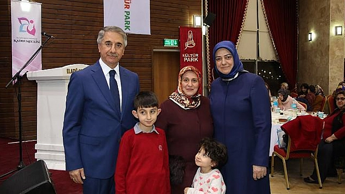 BAŞKAN YANILMAZ: 'TOPLUMU İNŞA EDEN KADINDIR'
