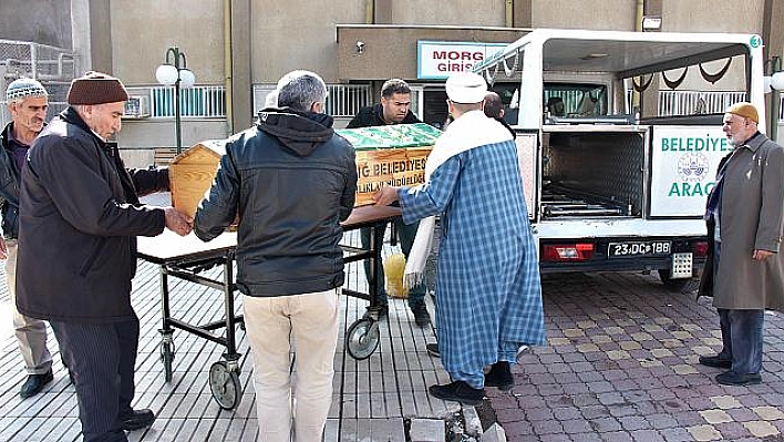 BUZDA KAYIP DÜŞEN ÇOCUK HAYATINI KAYBETTİ