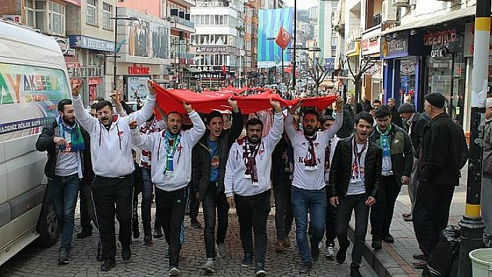 Rize'de Mehmetçiğe destek yürüyüşü