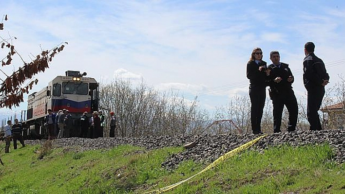 ELAZIĞ'DA TRENİN ÇARPTIĞI KADIN HAYATINI KAYBETTİ