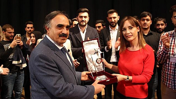 FIRAT ÜNİVERSİTESİ STAR HABER GENEL YAYIN YÖNETMENİ NAZLI ÇELİK'İ AĞIRLADI