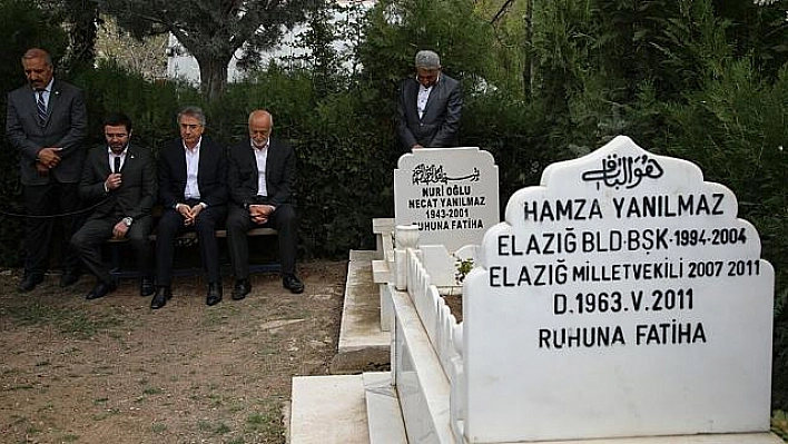 MERHUM HAMZA YANILMAZ KABRİ BAŞINDA ANILDI