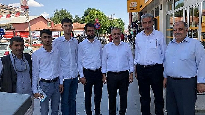 '5 MİLLETVEKİLİ ADAYIMIZDA GAYRETLE ÇALIŞIYOR'