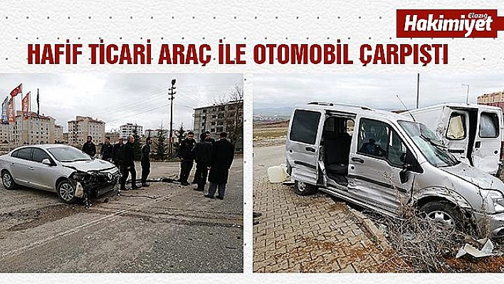 HAFİF TİCARİ ARAÇ İLE OTOMOBİL ÇARPIŞTI: 3 YARALI