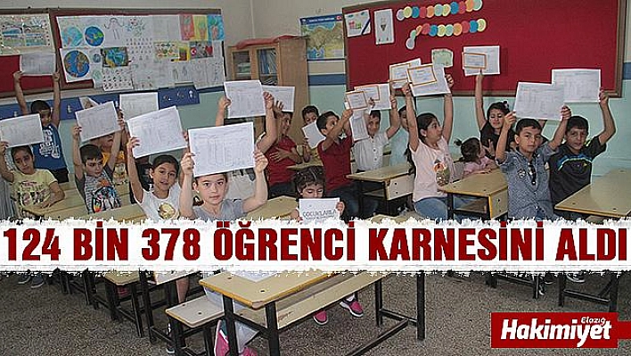 Elazığ'da 124 bin öğrenci karne heyecanı yaşadı