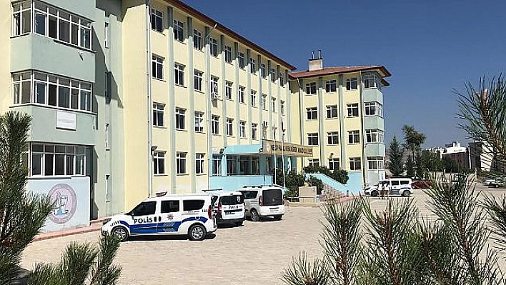 Lise öğrencisi camdan atladı, Polis soruşturma başlattı