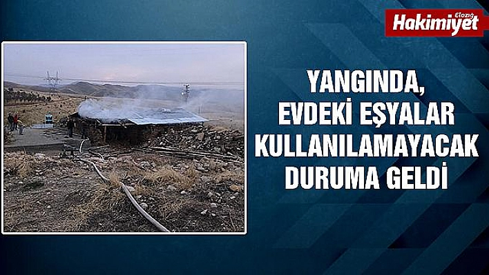 Ocaktan sıçrayan kıvılcım yaşlı adamın evini yaktı