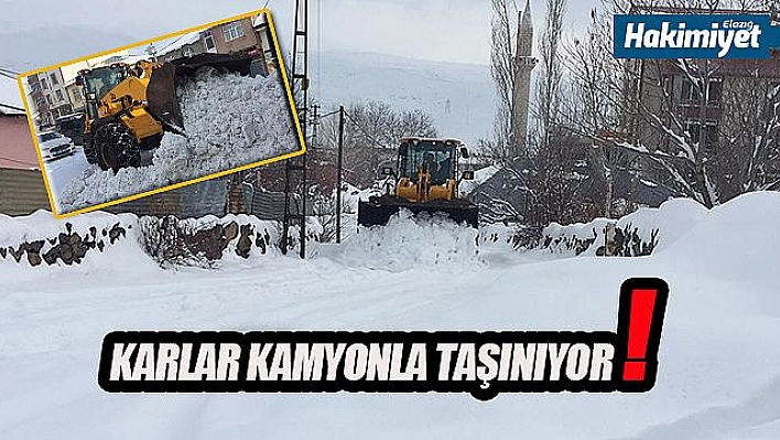 Karlıova'da kar kamyonlarla taşınıyor