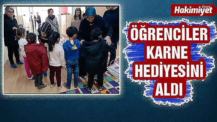 MHP Kadın Kolları, Öğrencilere Karne Hediyesi Dağıttı