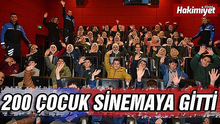 Elazığ polisi, depremzede çocukları sinemaya götürdü