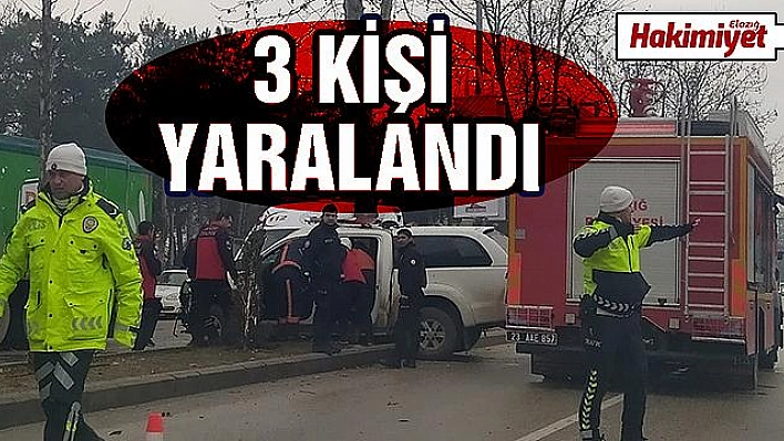 Hakimiyetini Kaybeden Araç Ağaca Çarptı