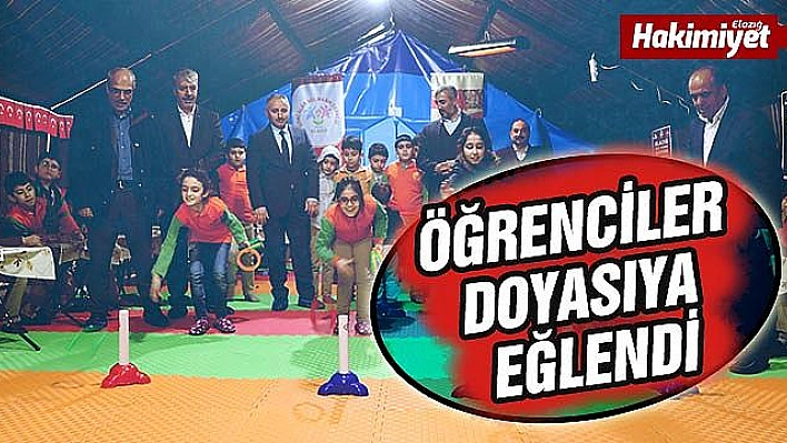 Öğrencilere sosyal destek için çadır kuruldu