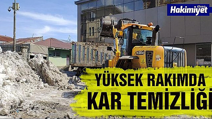 Caddelerde kalan son karlar temizleniyor