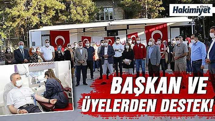 AK PARTİ İL TEŞKİLATI KIZILAY'A KAN BAĞIŞINDA BULUNDU