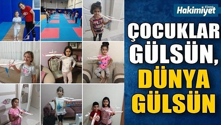 Elazığ'da çocuklara maket uçaklar dağıtıldı