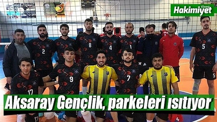 Aksaray Gençlik, parkeleri ısıtıyor!