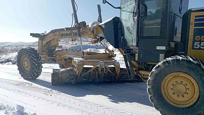 27 köy yolu Elazığ'da ulaşıma kapandı