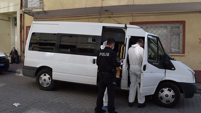 30 gün önce hayatını kaybeden adamı, komşular kötü koku gelince fark etti