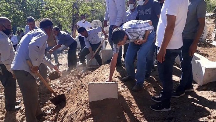 48 gün sonra bulunan kemikler, kayıp Hasan Dede'ye ait çıktı, köyünde defnedildi