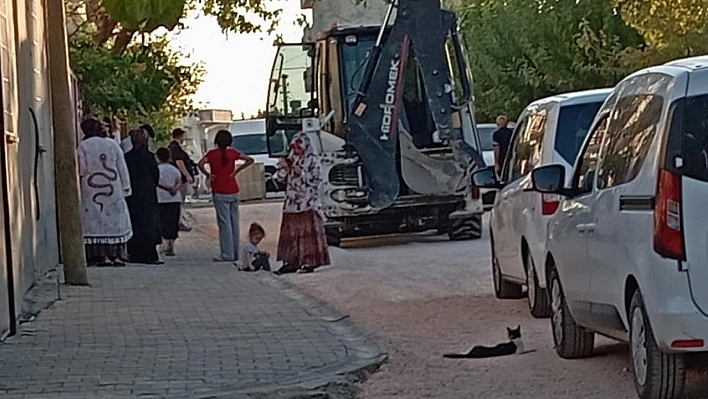 5 yaşındaki çocuğa kepçe çarpması sonucu hayatını kaybetti