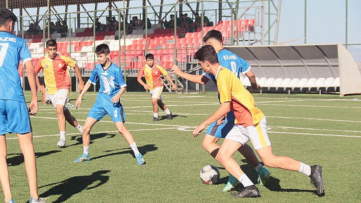 '5x5 Sokaklar Bizim Futbol Turnuvası' bölge müsabakaları Elazığ'da başladı
