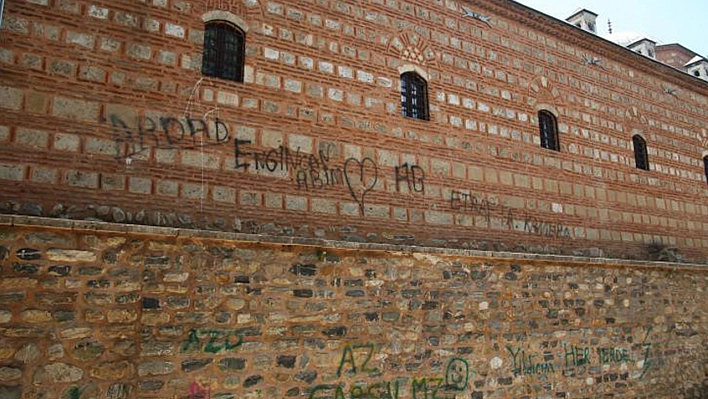 630 Yıllık Külliyeyi Resim Defterine Çevirdiler