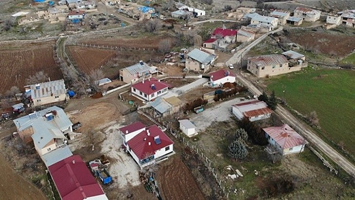 Elazığ'da Covid-19 görülen köy karantinaya alındı