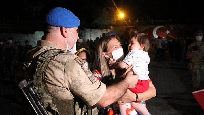 Afrin'den dönen kahraman JÖH'çüler vatanlarına ve sevdiklerine kavuşmanın mutluluğunu yaşadı