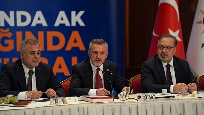 Ak Parti'de Yılların Eskitemediği o isim de veda etti