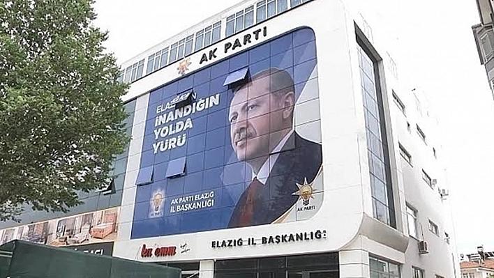 Ak Parti Listesine Tepki İstifa Getirdi