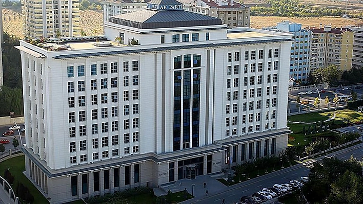 Ak Parti'yi Yıkan Liste