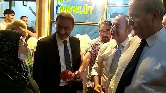 Ak Partililerin Yapamadığını Teyzemiz Yaptı