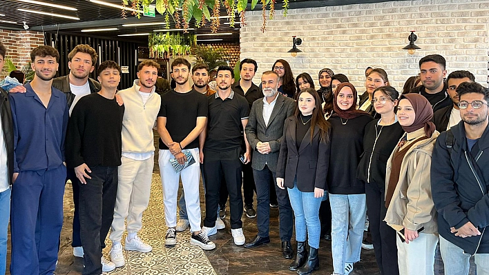 Albakabala, gençlerle şiir ve edebiyat üzerine buluştu