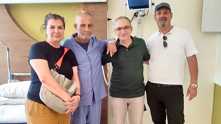 Alman doktorların 'yaşayamaz' dediği hastayı Türk hekimler hayata döndürdü