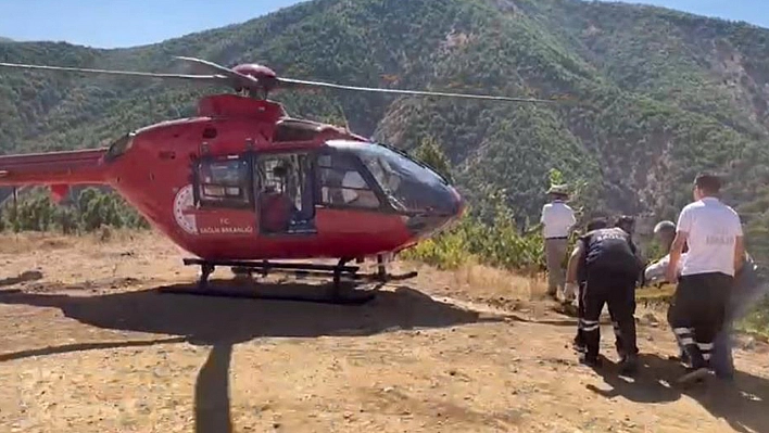 Ambulans Helikopter Mezradaki Hastanın İmdadına Yetişti