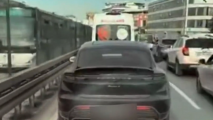 Ambulansa yol vermeyen sürücü yakalandı: Yeni düzenlemeyle ağır cezalar yolda