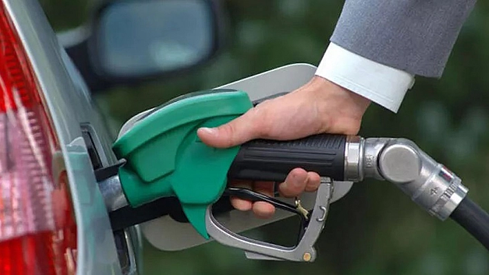 Arabası Olanlar Dikkat! Benzine Büyük Zam Geldi