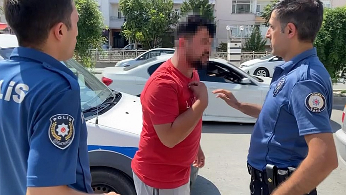 Aracını Hatalı Park Eden Şahısla Polislerin Diyaloğu Dikkat Çekti