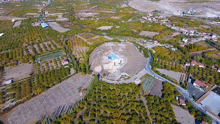 Arslantepe Höyüğü'nde karşılama merkezi çalışmaları hızla devam ediyor