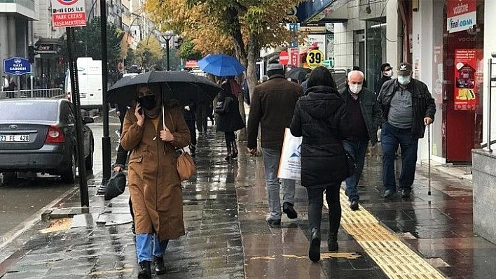 Aşılamada sarıya dönen Elazığ'da uzmanlar uyardı: 'Ben aşı oldum, bu hastalık bana bulaşmaz demeyelim'