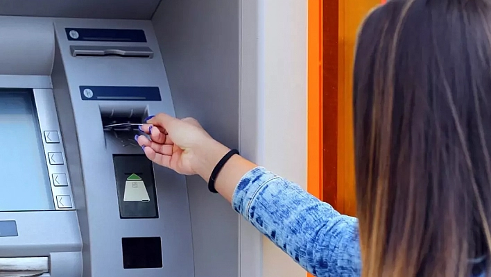 ATM kullanan herkesi ilgilendiriyor: Bu tuşa basmadan işleme başlamayın