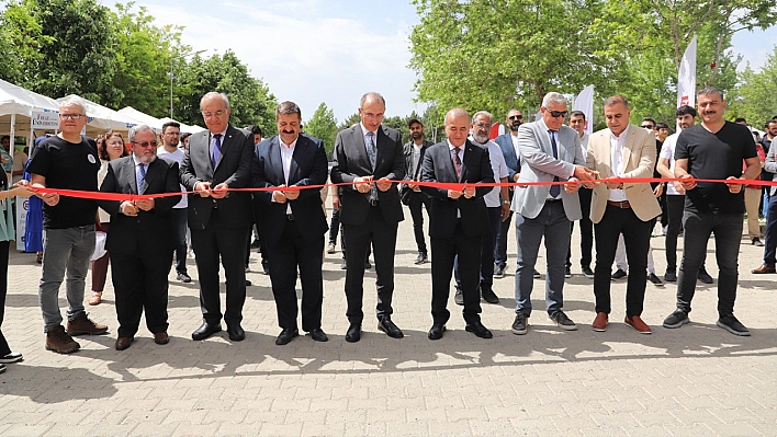 AÜB Tanıtım ve Tercih Fuarı FÜ'nün ev sahipliğinde gerçekleştirildi