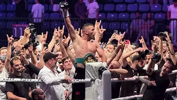 Avni Yıldırım, Mega Fıght arena 3'te altın kemerin sahibi oldu